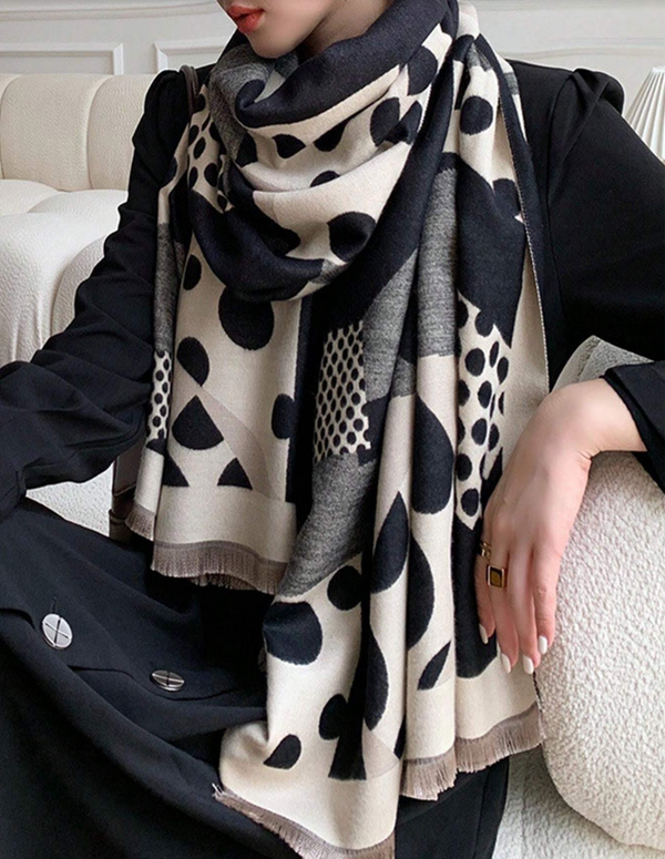 Women's Graphic Scarf with Pockets